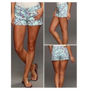 Levi’s Floral Print Shorts – Size 3